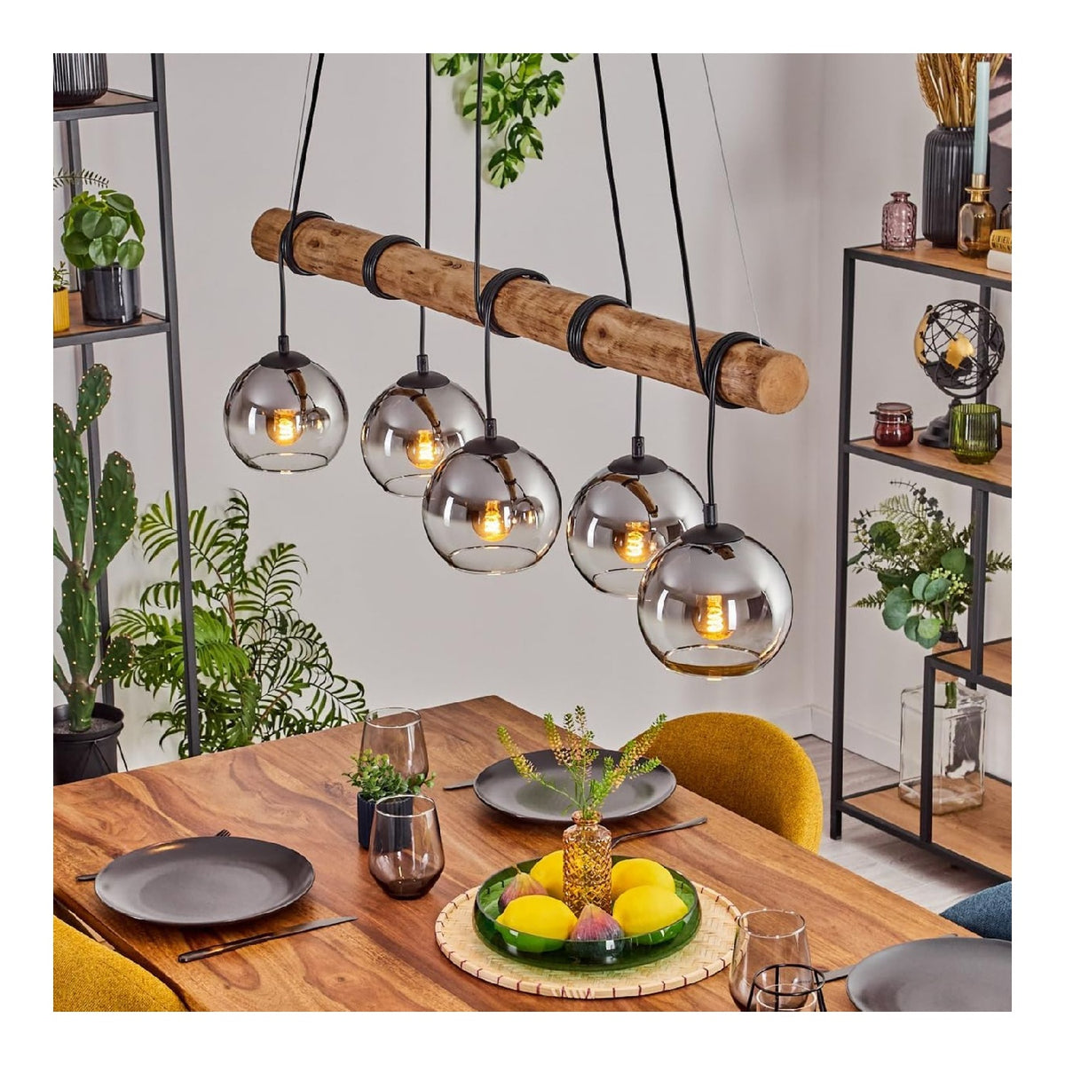 Suspension Noir et Ambre a presence elegante et lumiere agreable IP20 E27 S9W-274