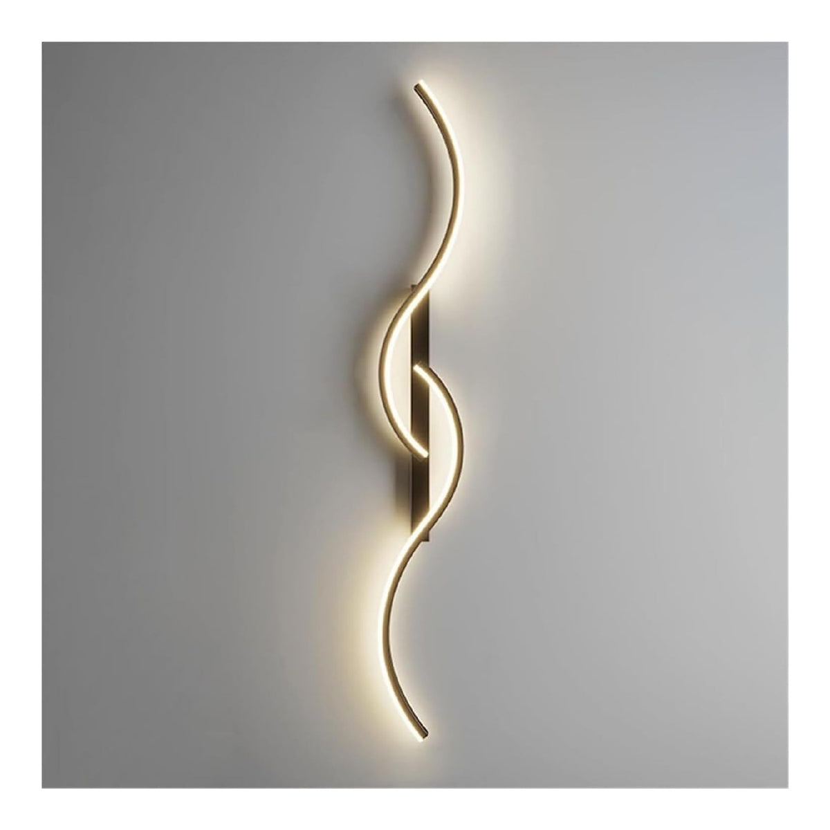 Luminaire Noir et Ambre a silhouette graphique de type applique murale QX-3263
